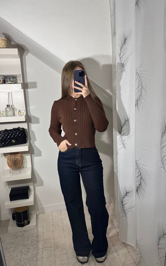 Pull marron ร  bouton dorรฉe