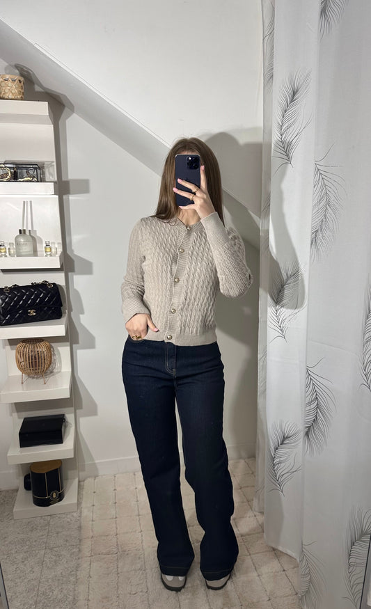 Pull beige ร  bouton dorรฉe