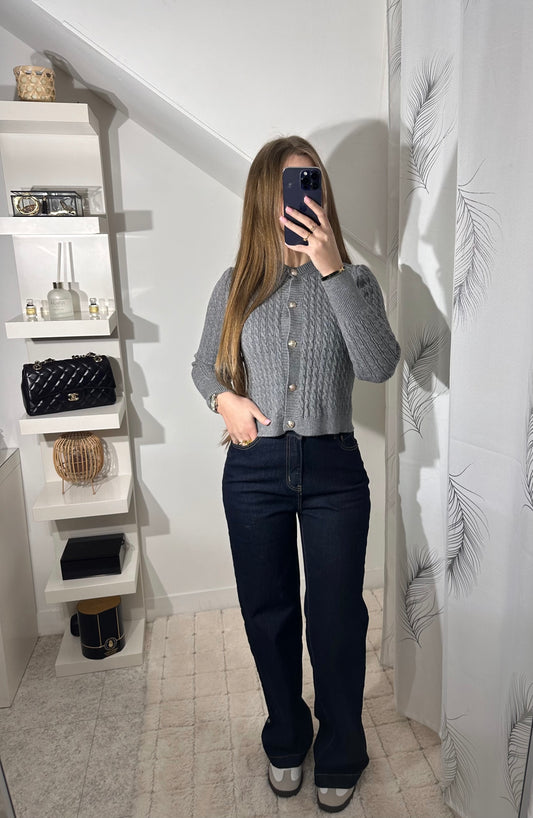 Pull gris foncรฉ  ร  bouton dorรฉe